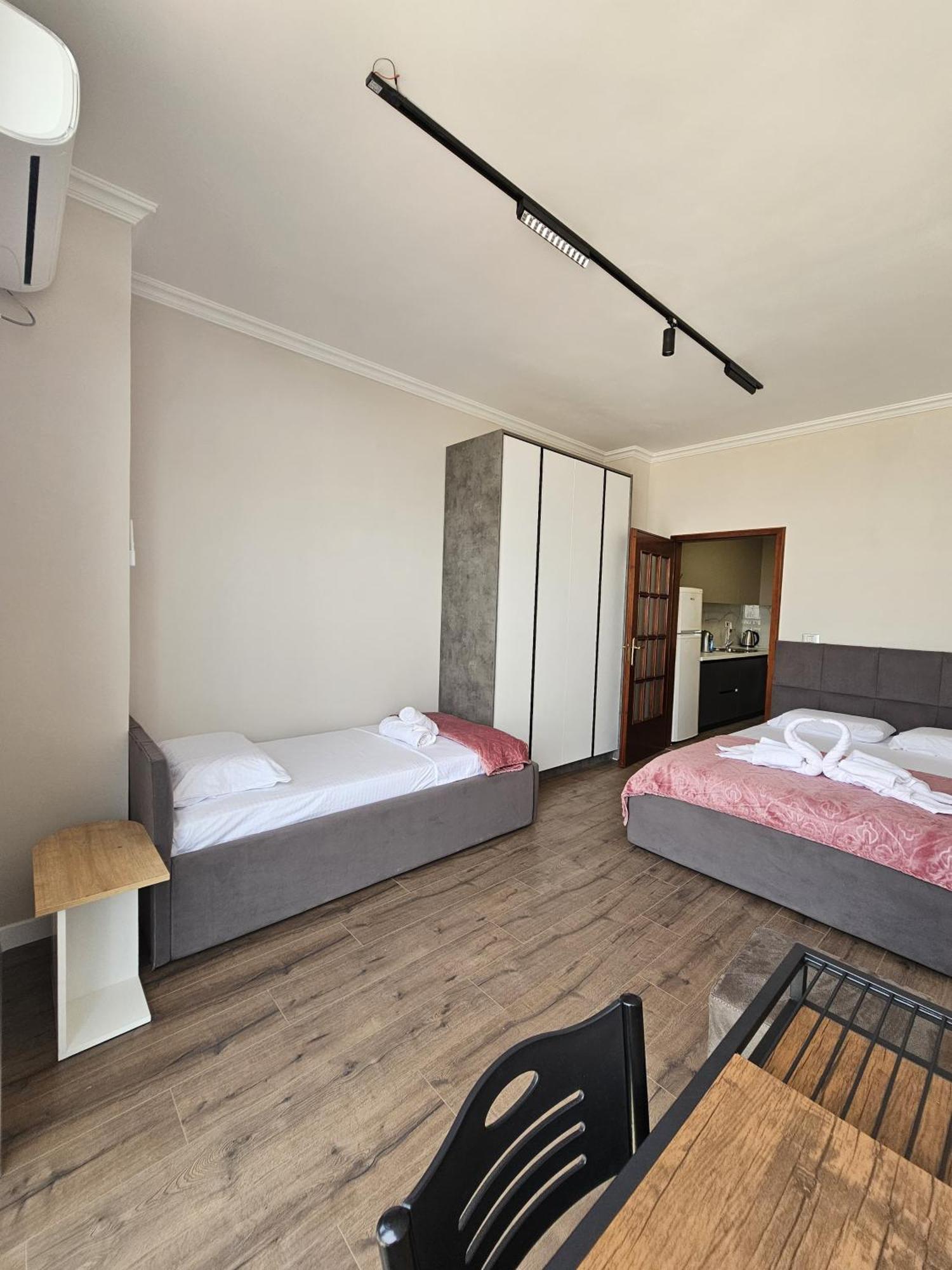 Sky Apartaments City Center Тирана Екстериор снимка