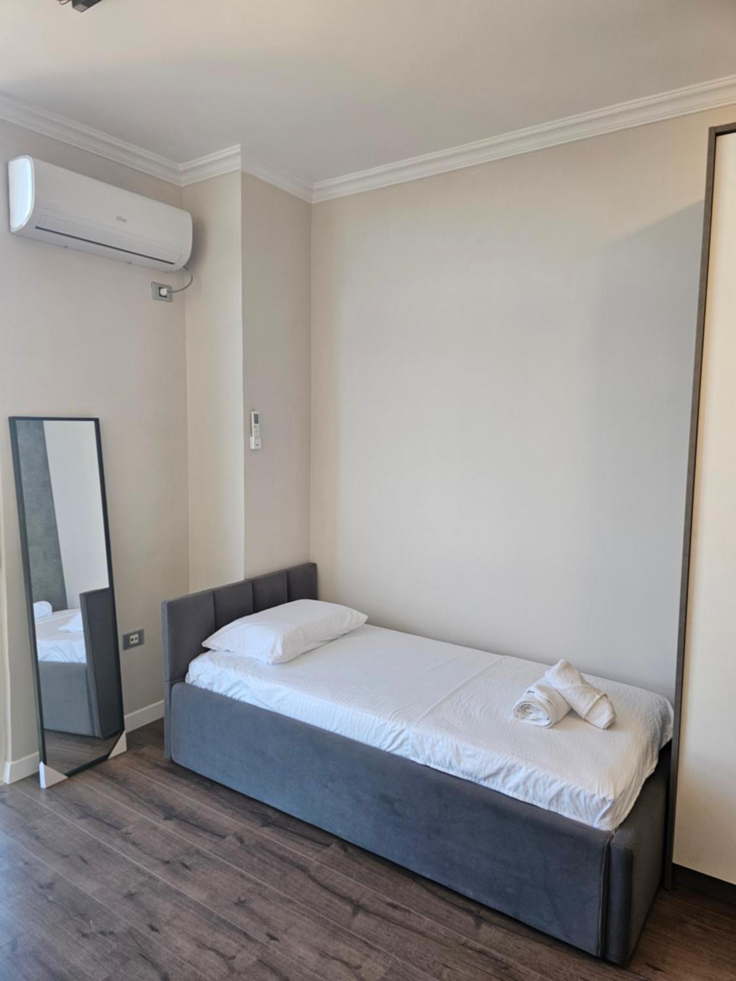 Sky Apartaments City Center Тирана Екстериор снимка