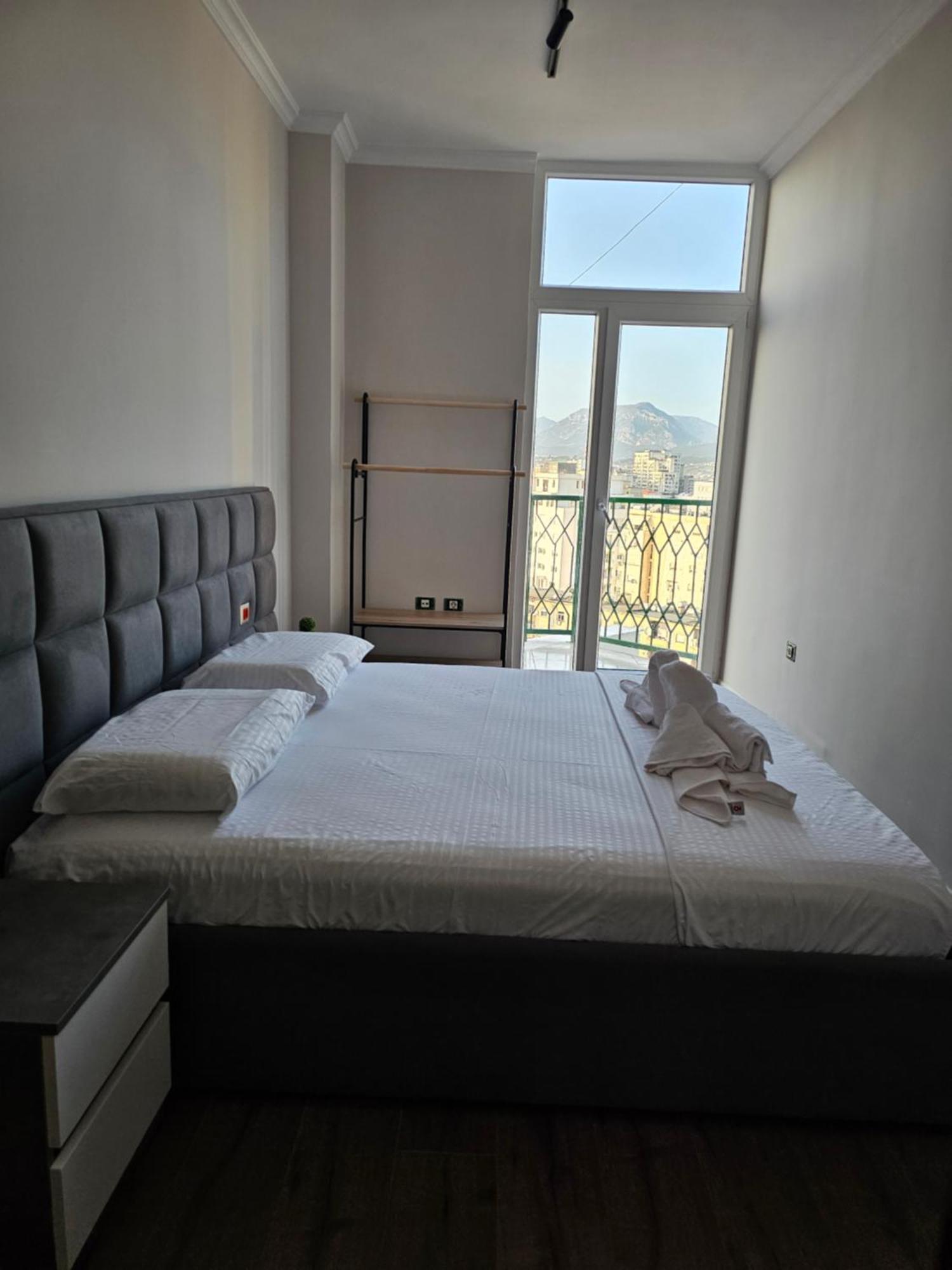 Sky Apartaments City Center Тирана Екстериор снимка