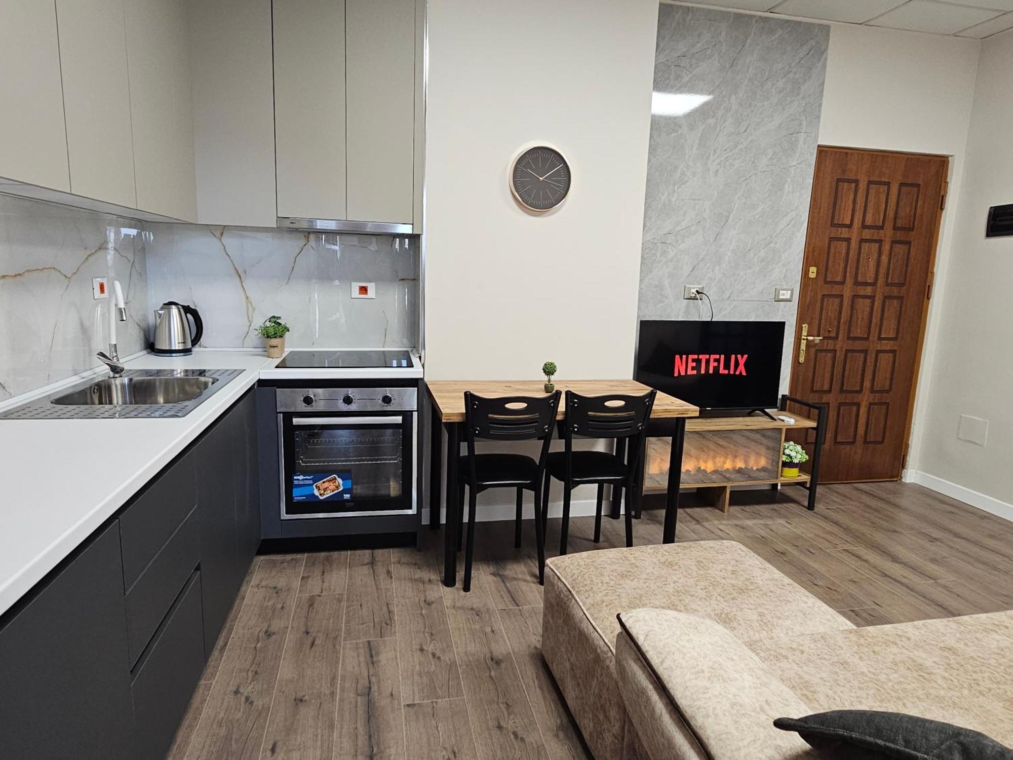 Sky Apartaments City Center Тирана Екстериор снимка