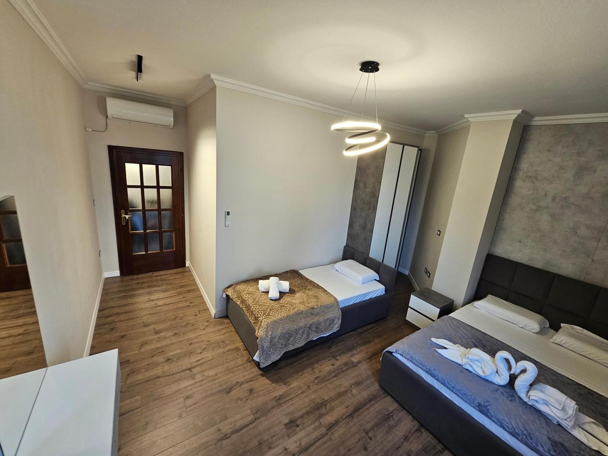 Sky Apartaments City Center Тирана Екстериор снимка