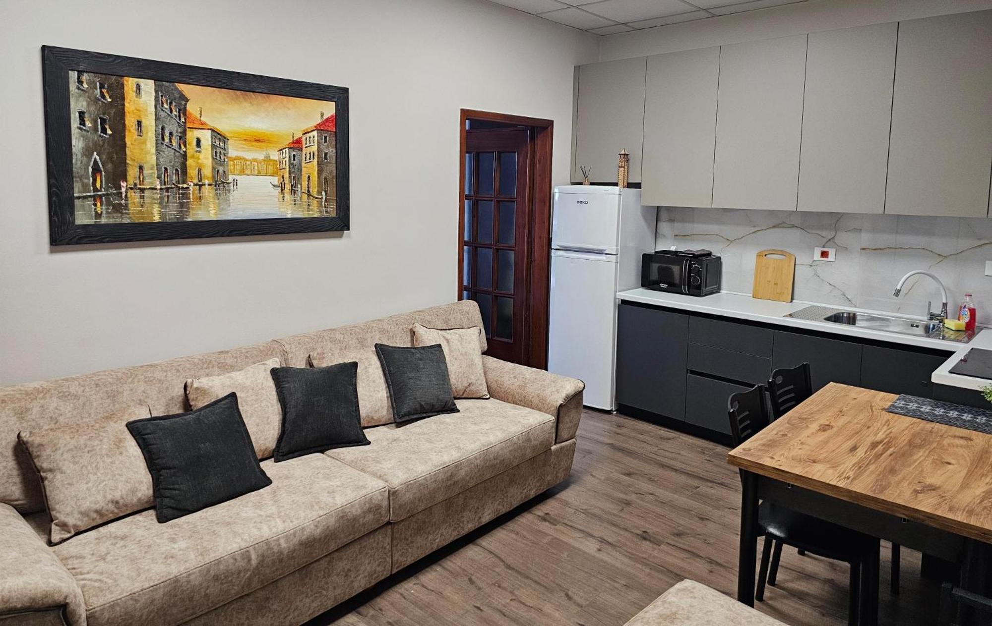 Sky Apartaments City Center Тирана Екстериор снимка