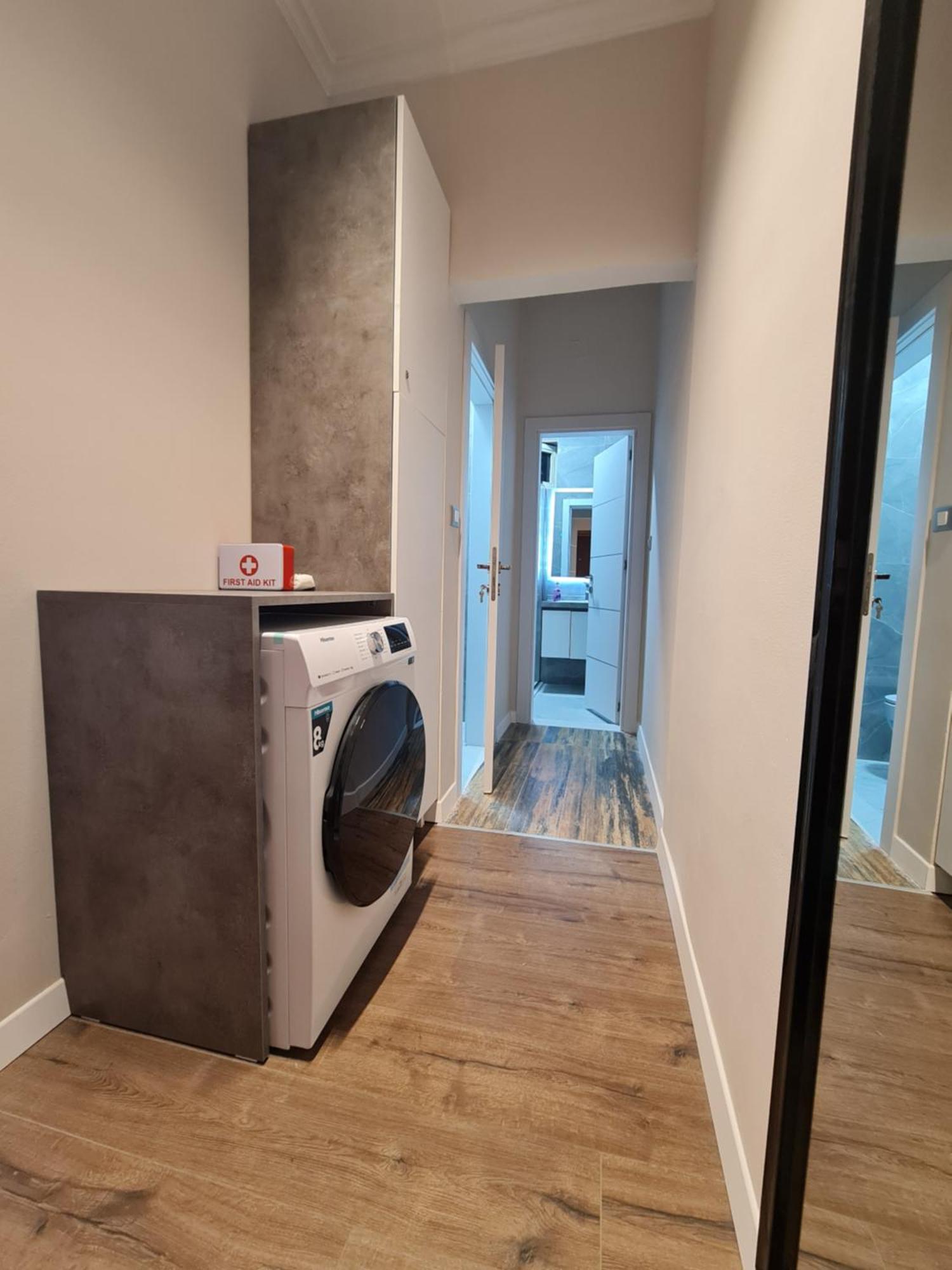 Sky Apartaments City Center Тирана Екстериор снимка